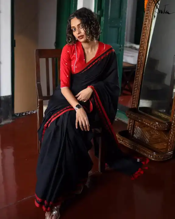 border LOVE  design Handloom saree  uploaded by Matri Saree Center on 9/18/2023