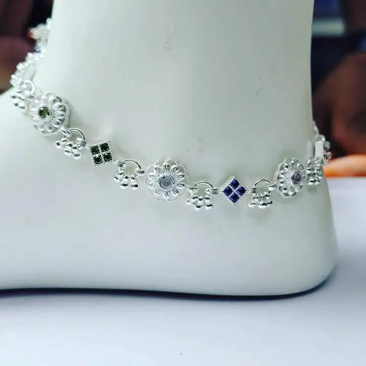 Silver Anklet with American Diamond (purity 92.5) uploaded by Bittrend Jewels on 9/18/2023