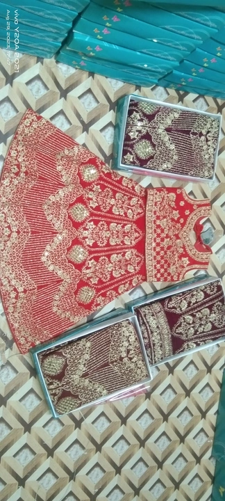 Lahenga front nd back work , size 26/36  uploaded by business on 9/18/2023