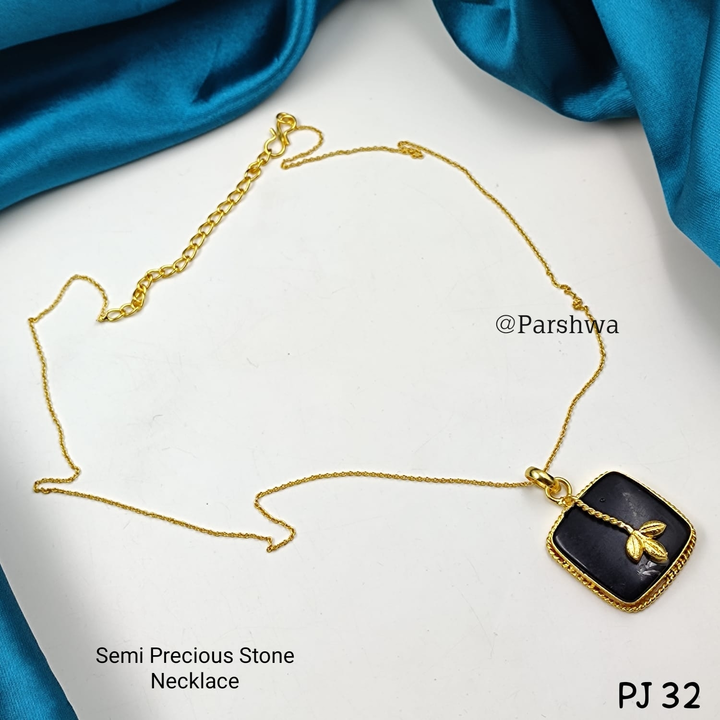 Product uploaded by Parshwa Jewellery  on 9/19/2023