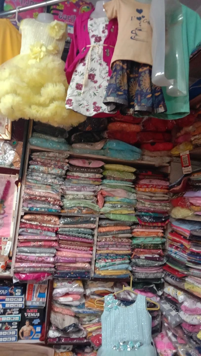 Shop Store Images of Naha garment & Ledig telar