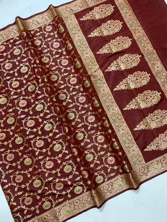 Post image Beautiful banarasi dyeable semi dupian multiple flower meena jaal saree

Very light weight soft saree

Available at wholesale price

WhatsApp us to order.+ 916386276439