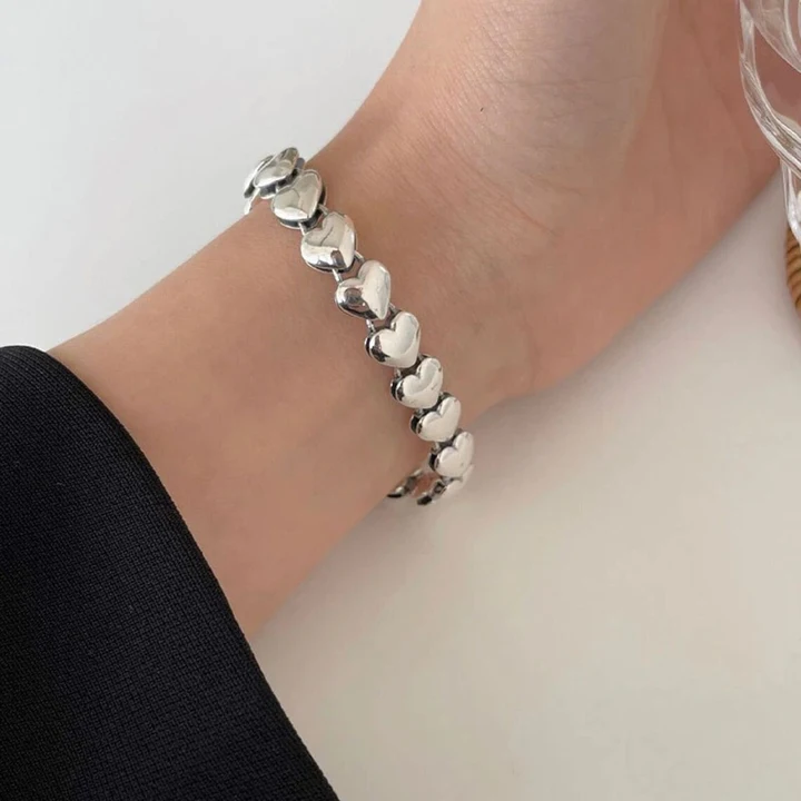 925 Silver Hearts Bracelet uploaded by Bittrend Jewels on 9/22/2023