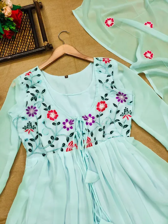 *Mint embroidery suit* 🌸

Why settle for boring and uninspired fashion choices when you can add som uploaded by Villa outfit on 9/23/2023