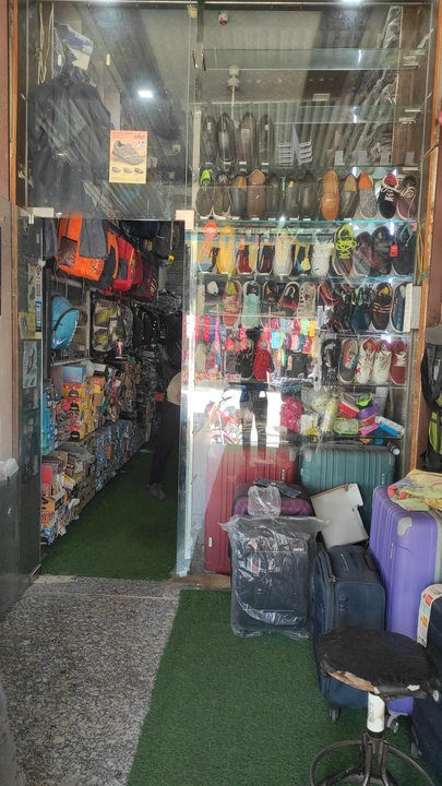 Shop Store Images of Dayawan Bag and footwear