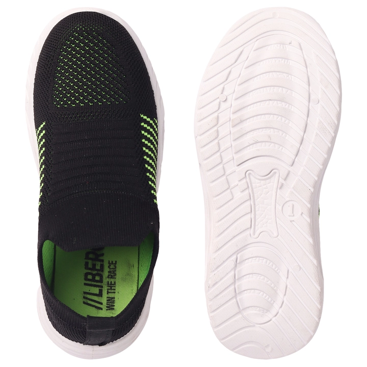 Kids Flyknit Sports shoes L-1 uploaded by Libero Footwear on 9/24/2023