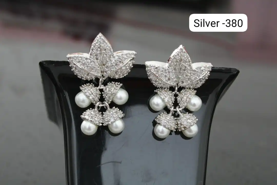 Silver Polished earring  uploaded by ZEELLO BOUTIQUE on 9/25/2023