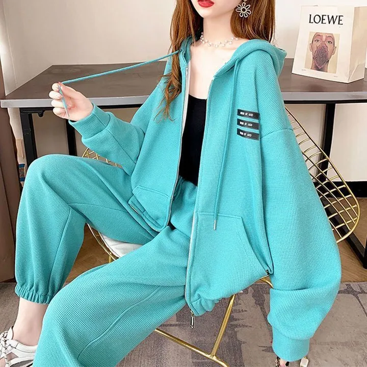 Warm track suit  uploaded by The Style Club on 9/25/2023