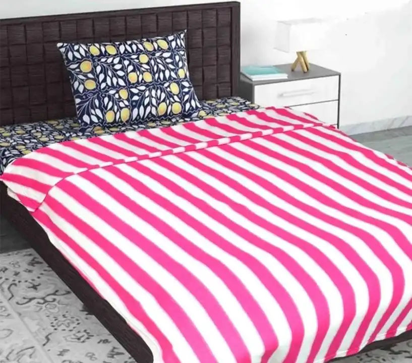 STRIPES  SINGLE  BED  BLANKETS* 

Warm Soft  65 Rs uploaded by Sonya enterprises on 9/26/2023