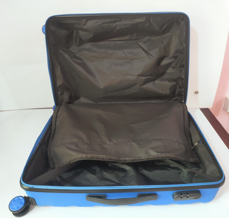 Polycarbonate Suitcase Trolley uploaded by BAG DEAL on 9/27/2023