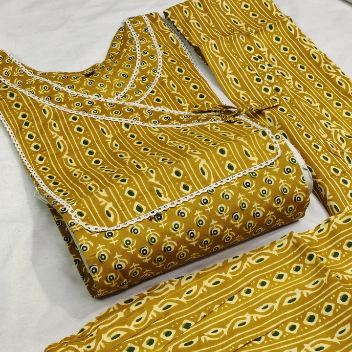 Traditional print kurta set uploaded by Apsara dresses on 9/29/2023