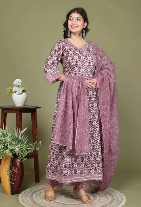 Nayra cut Kurtis 3 piece Set best quality best price  uploaded by DULHAN SAREE 💃 on 9/30/2023