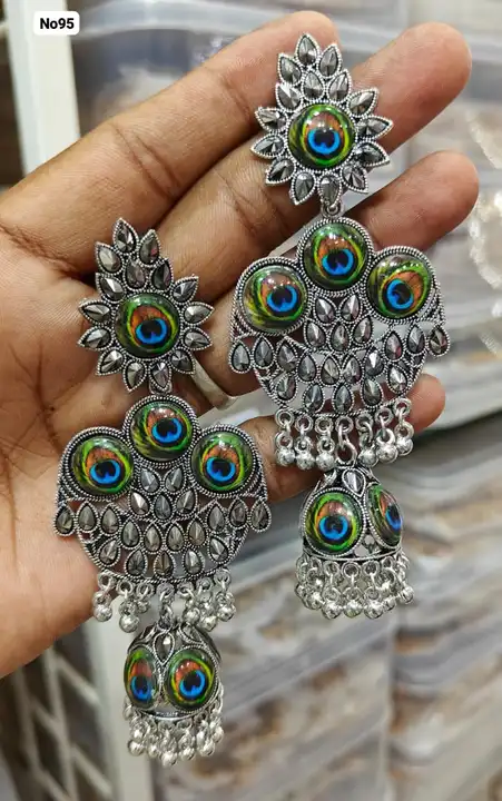 Post image I want 1-10 pieces of Earrings at a total order value of 500. I am looking for Oxide earring . Please send me price if you have this available.