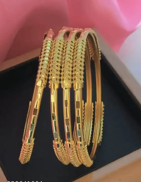 Bangle set available in all size uploaded by Halltree Associate on 10/4/2023