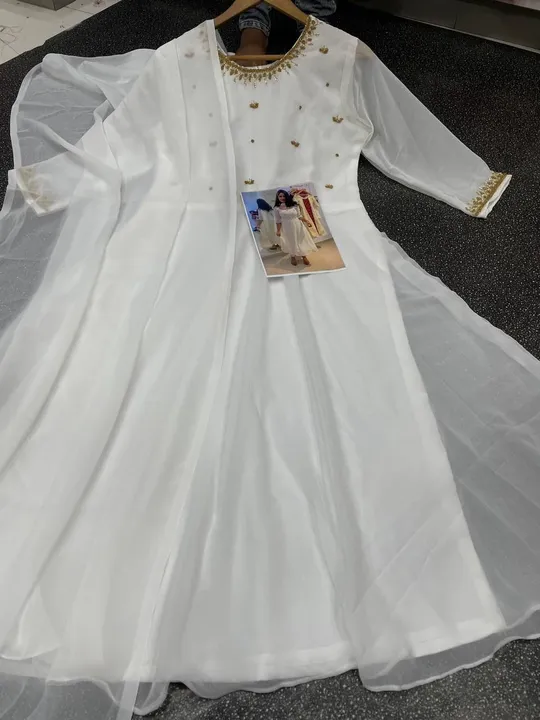 Gown uploaded by VINAYAK desinger  on 10/5/2023