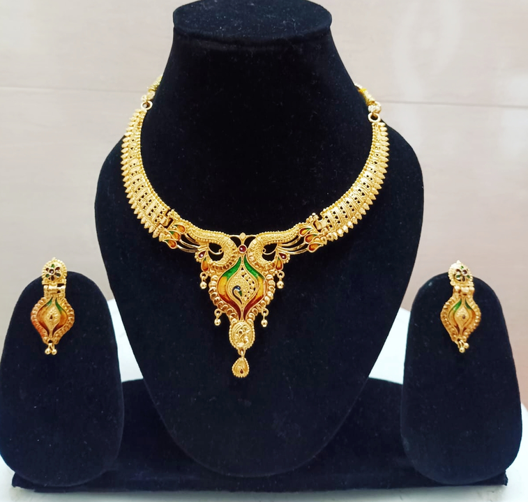 Golden necklace set uploaded by Halltree Associate on 10/8/2023