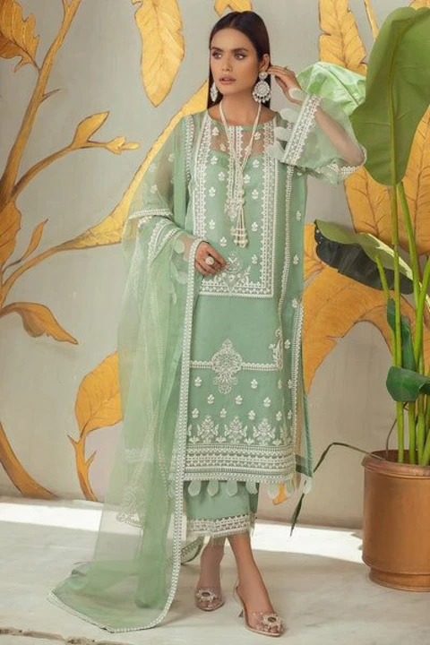 Pakistani suits  uploaded by business on 10/8/2023