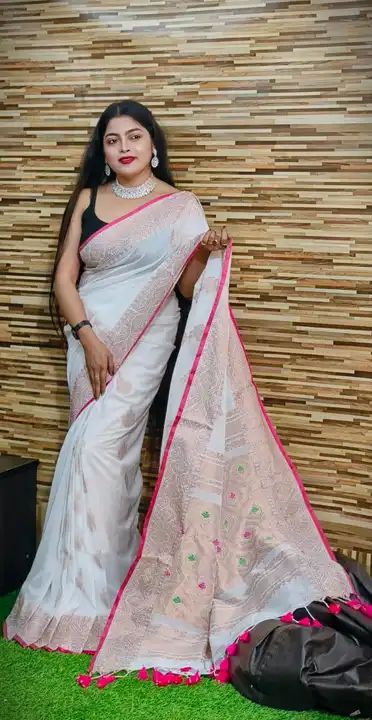 Handloom cotton Banarasi saree  uploaded by Matri Saree Center on 10/10/2023