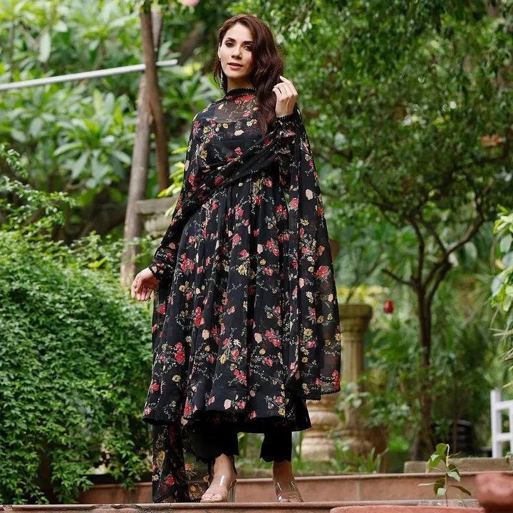 Kurti with dupatta uploaded by business on 10/10/2023