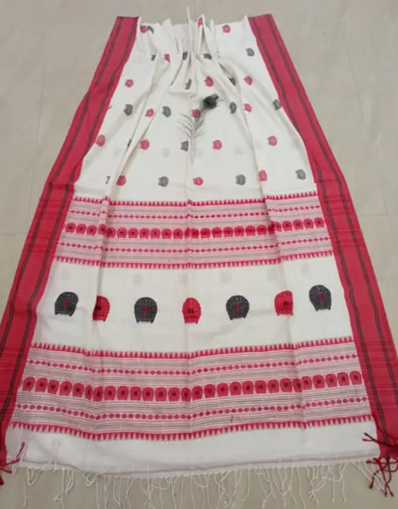 Post image Assam khadi kulo  sari  
Price 34000 only