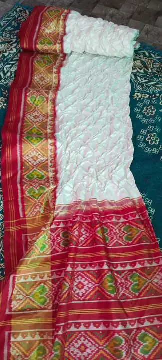 Single ikat bandhani patola saree 100% handloom uploaded by KAVIYANA PATOLA ART on 10/15/2023
