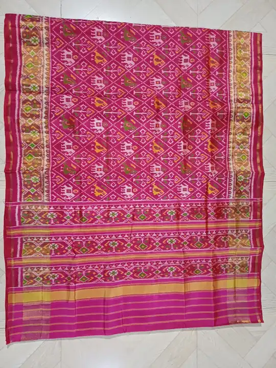Single ikat patola saree 4ply  silk 100% handloom uploaded by KAVIYANA PATOLA ART on 10/15/2023
