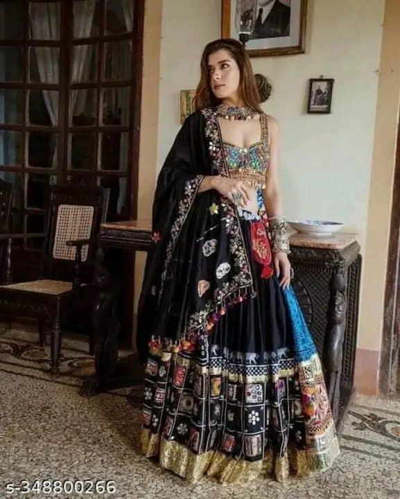 Post image I want 2 pieces of Lengha choli with original picture  at a total order value of 999. Please send me price if you have this available.