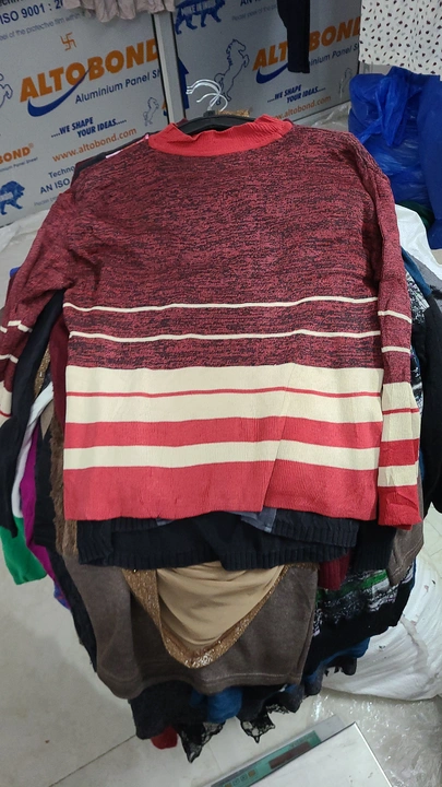 Ladies sweater Surplus  uploaded by business on 10/18/2023