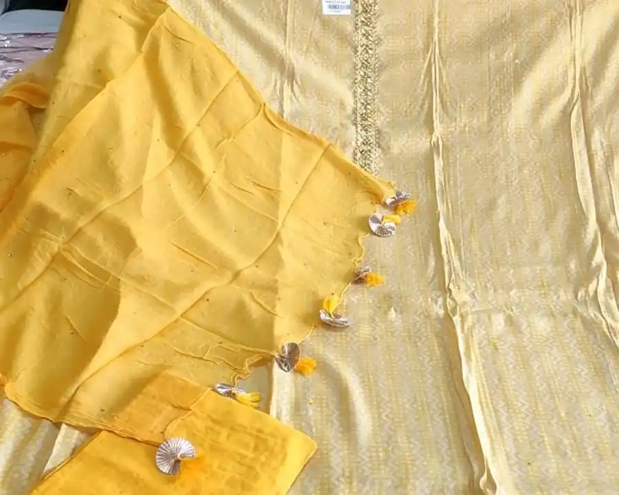# करवाचौथ स्पेशल धमाका💥# मस्लीन फैब्रिक  के सूट # आकर्षक दाम में # चौंक गए🤪# 1500 वाले सिर्फ 750 म uploaded by Deep boutique collection gohana on 10/19/2023