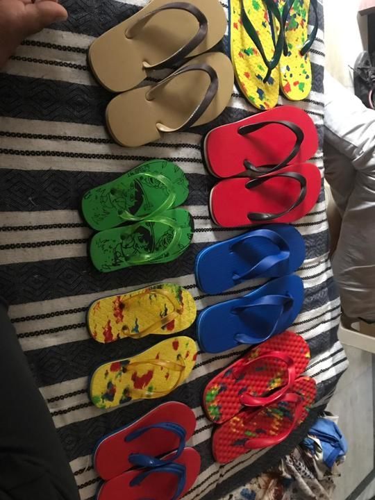 Post image Best quality slippers ....

Best price assured ....

Order us ..... we can make yours brand also