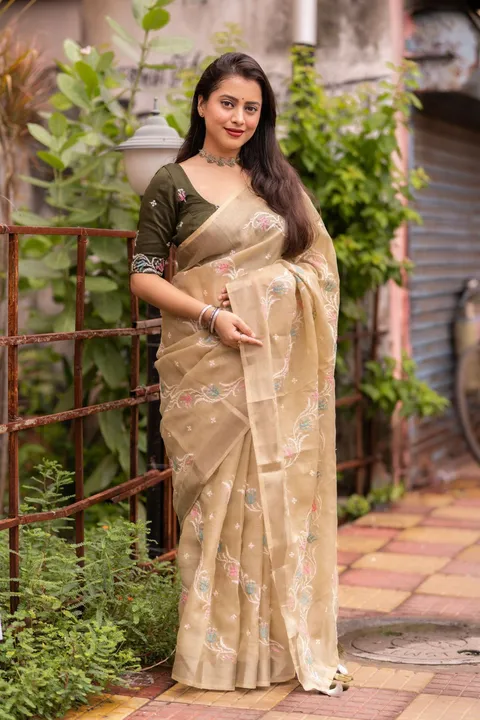 Pure linen saree uploaded by Suyukti fab on 10/20/2023