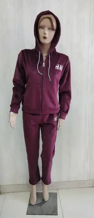 Post image I want 11-50 pieces of Women tracksuits at a total order value of 10000. Please send me price if you have this available.