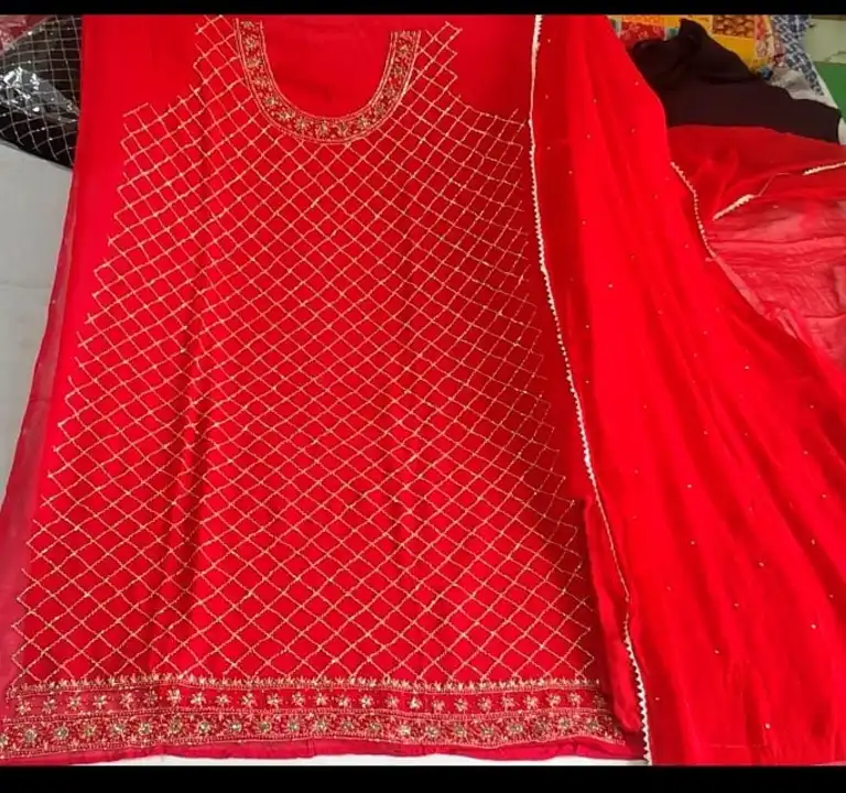 #8950856701एक से बढ़कर एक#गर्लिश look में #ओरिजनल #पार्टीवियर सूट का रहेगा #प्योर#handwork#लखनवीवर्क uploaded by Deep boutique collection gohana on 10/23/2023