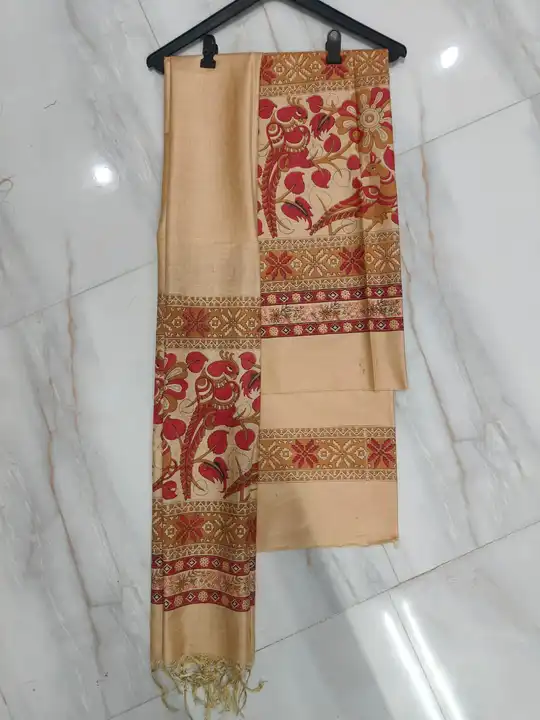 Printed suits uploaded by  bhagalpuri silk saree on 10/23/2023