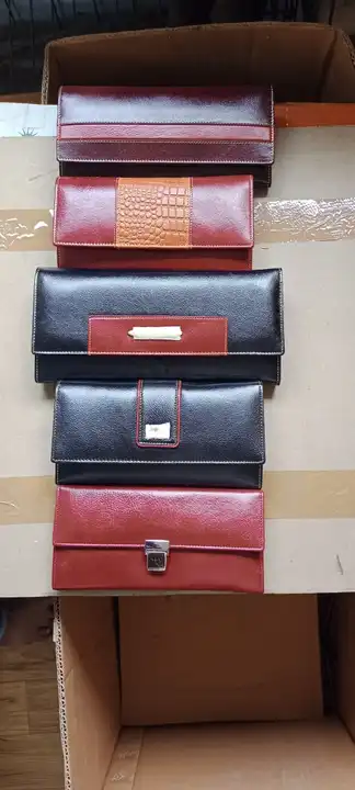 Ladies wallet uploaded by Ayaans world on 10/23/2023
