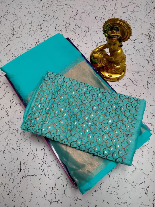 Post image  ✨ *Chiffon saree + work blouse*✨

Fabric chiffon synthetic sarees


*Saree length: 5.5 meter*


*Blouse Pattern: Embroidered Having Woven and Solid Work In Cotton Silk Fabric*

*With heavy work blouse*

*All new designs*

 *Single piece 550+* *shipping* 

 ~Market value 699~ 

 *Each 30 pieces available* 