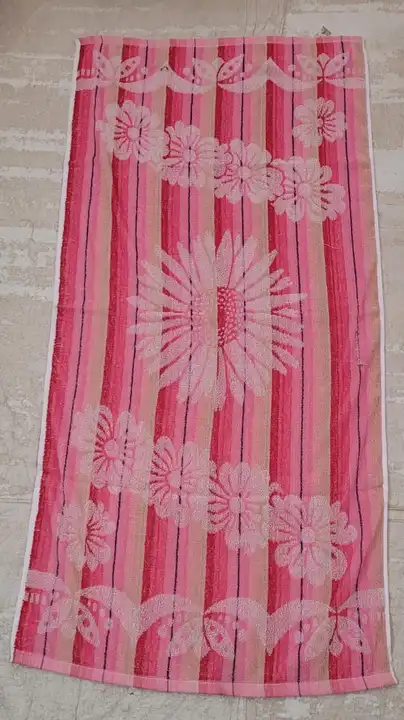 Bath towel size 30-60 uploaded by Shivyogi Traders on 10/25/2023