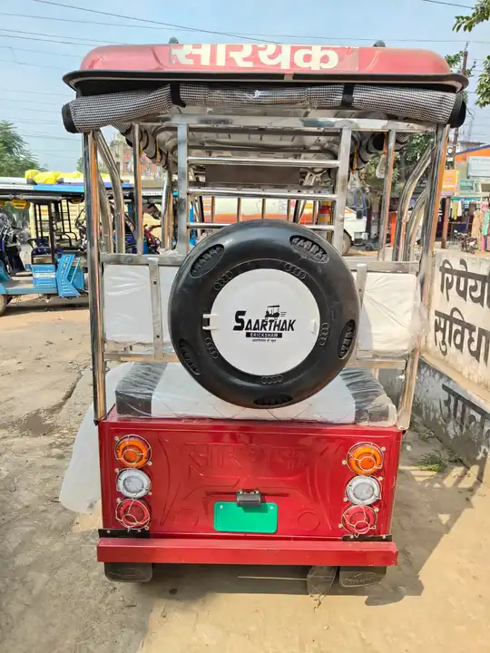 Post image Gorakhpur me wholesale price me e rickshaw lene ke liye sampark kariye...