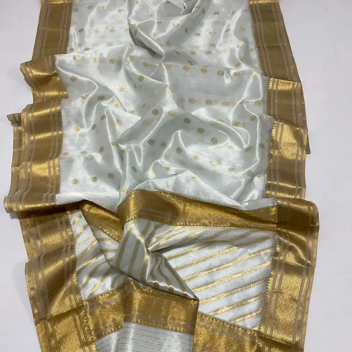 Pure handwoven traditional chanderi pattu silk saree uploaded by Virasat handloom chanderi on 10/29/2023