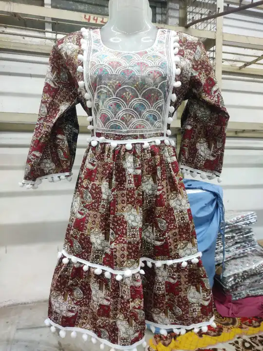 Short top uploaded by A.ALI DRESSES  on 10/30/2023