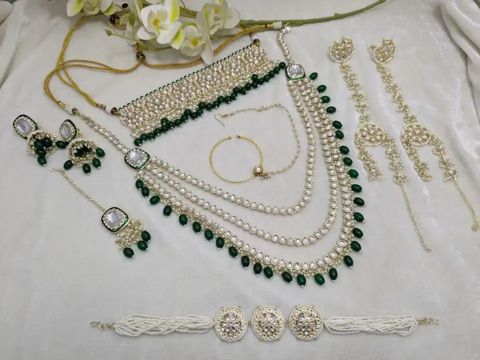 Full bridal set rent rs.800/- uploaded by business on 10/31/2023