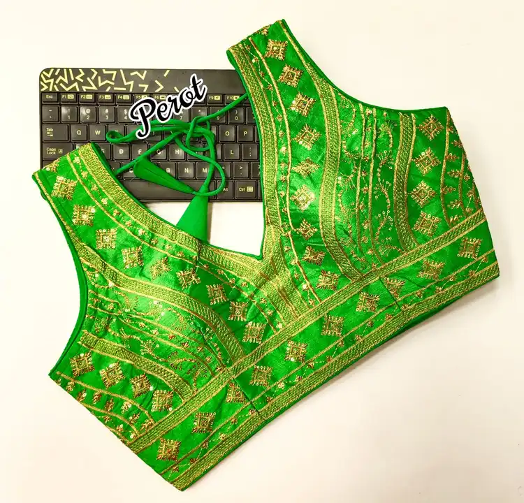 Blouse  uploaded by Saree wholesale & retail on 10/31/2023