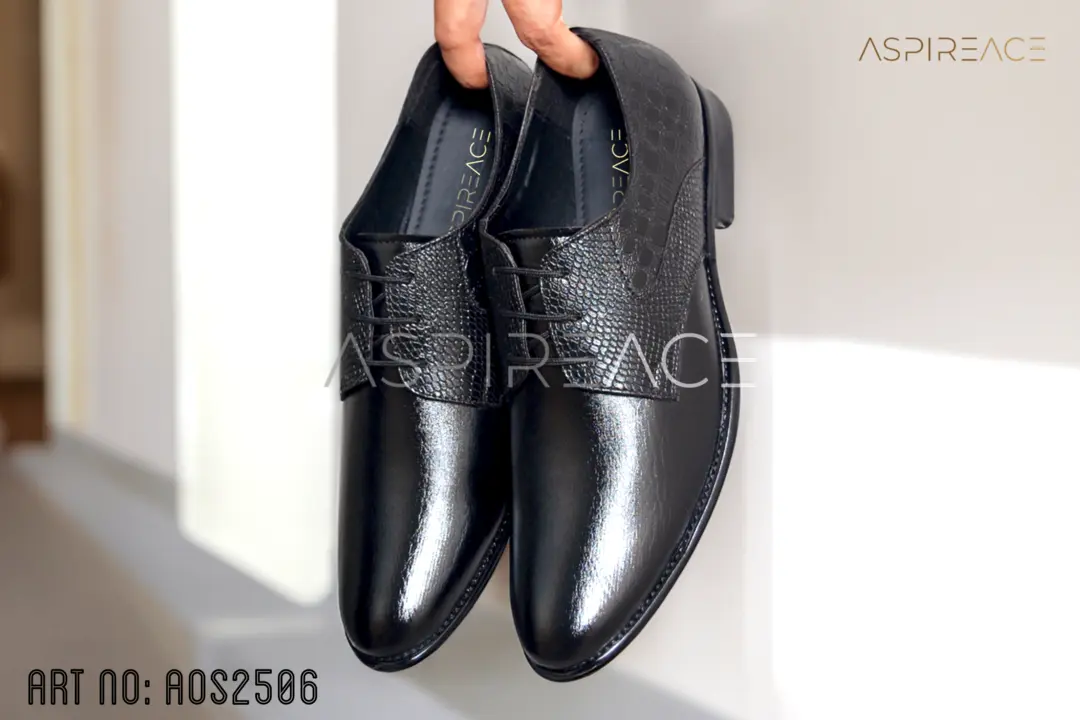 Post image For order call us @ 8532995536
Leather Upper
Leather Lining
Leather Insole
TPR Sole