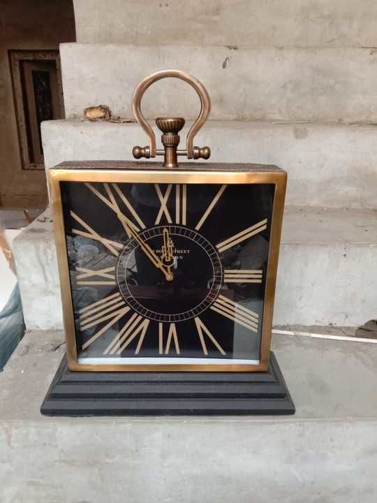 Metal table clock uploaded by business on 3/23/2021