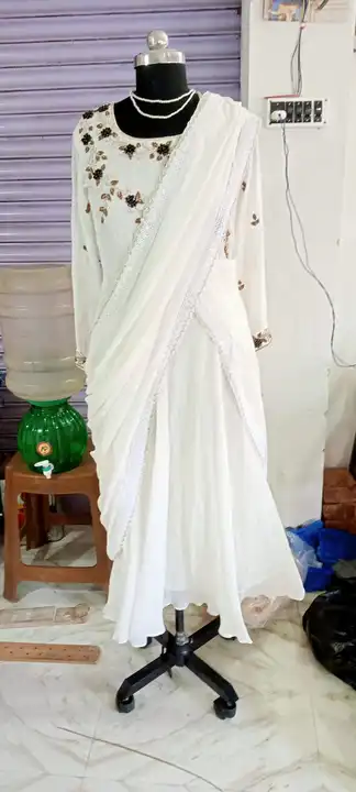 Hand work saree gown uploaded by business on 11/6/2023