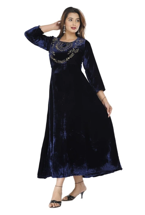 Velvet gown  uploaded by Shri shyam Crection on 11/6/2023