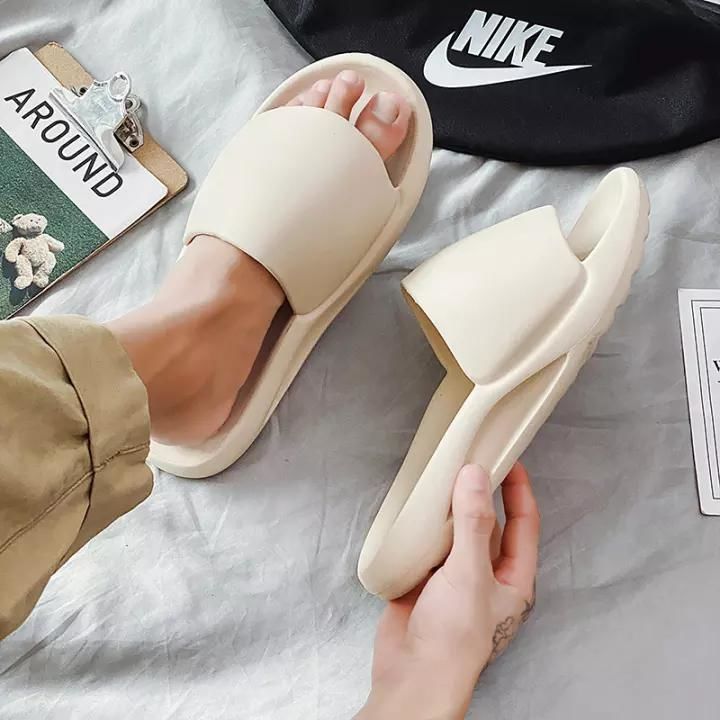 Post image *PRODUCT NAME: YEEZY QIAO SLIDE 

*QUALITY*:- Premium quality 7A

*SIZE*:- 40,41,42,43,44,45

*PRICE*:-₹*1000*- + $



👉Return accepted ↩️

_Hurry To Grab Yours_..✌😊

Book your order hare 👇
9624217700, 9660061002