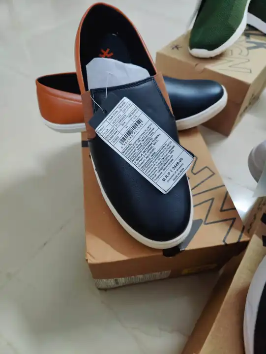 Post image Wrogn
Mens Casual Shoes, Slip on and Sneakers
With brand mention bill
7 to 10 sizes (8 &amp; 9 major sizes)
Mix article's
1000 pairs available
380rs per Pair
Box packing with Mrp