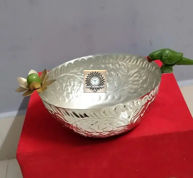 Post image Beautiful parrot dry fruits bowll whith velvet box blue , 
Size 6.5x6.5"
Moq 20 piece 
Price 650/- 
Whith shipping 
Available item's
,,,
If the peace in caste is broken then it will be rectified.