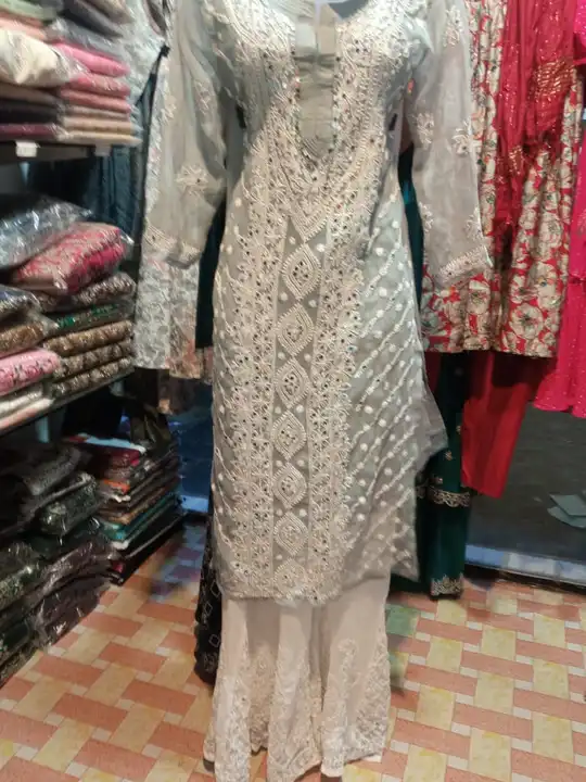 Post image I want 50+ pieces of Kurta set at a total order value of 500. Please send me price if you have this available.